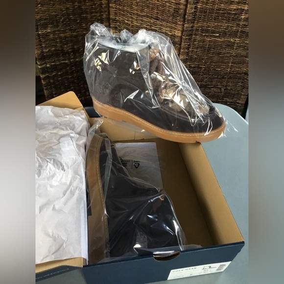 COLE HAAN - Picture 7 of 15